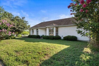 2514 Ashley Way in Austin, TX - Building Photo - Building Photo