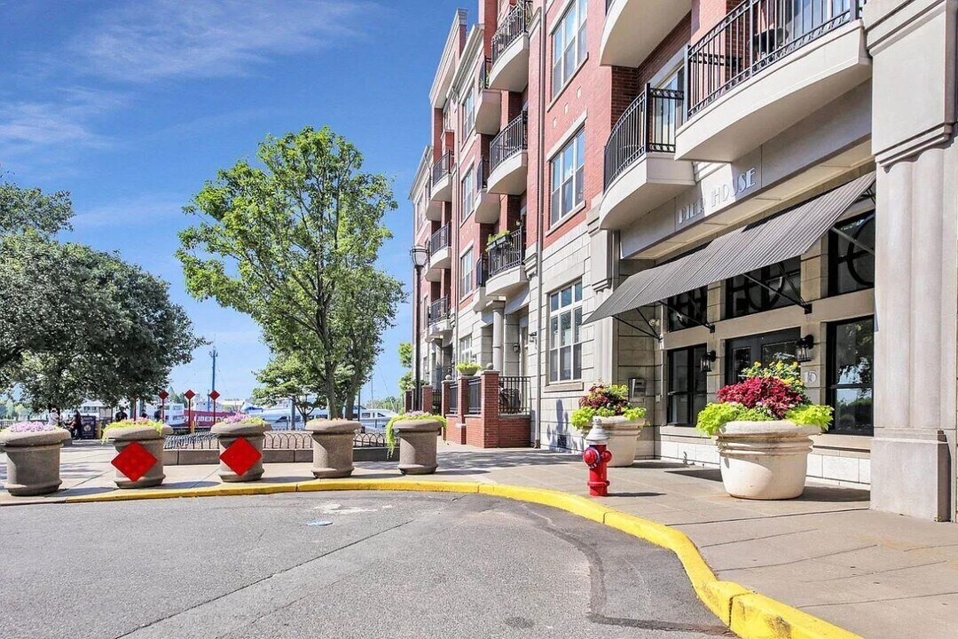 15 WARREN St in Jersey City, NJ - Building Photo