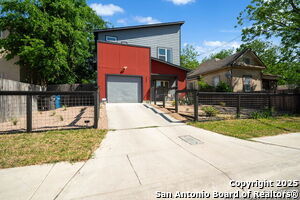 121 Alabama St in San Antonio, TX - Building Photo