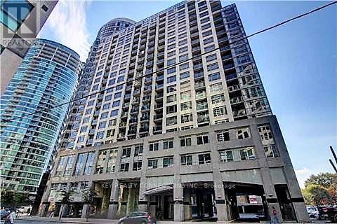 20-920 Blue Jays Way in Toronto, ON - Building Photo - Building Photo