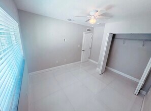 2852 SW 36th Ave in Miami, FL - Building Photo - Building Photo