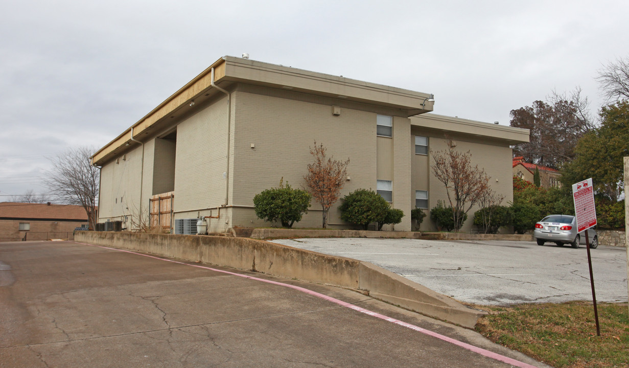 Tulsa Way Apartments in Fort Worth, TX - Foto de edificio