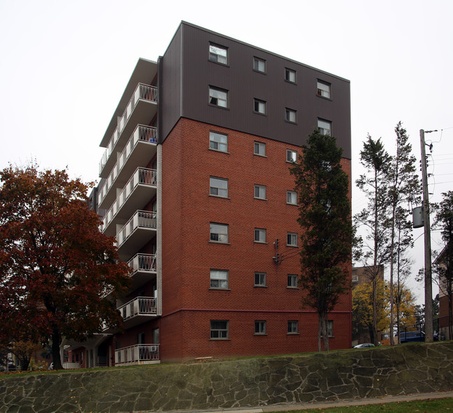 Birchwood in Hamilton, ON - Building Photo - Building Photo