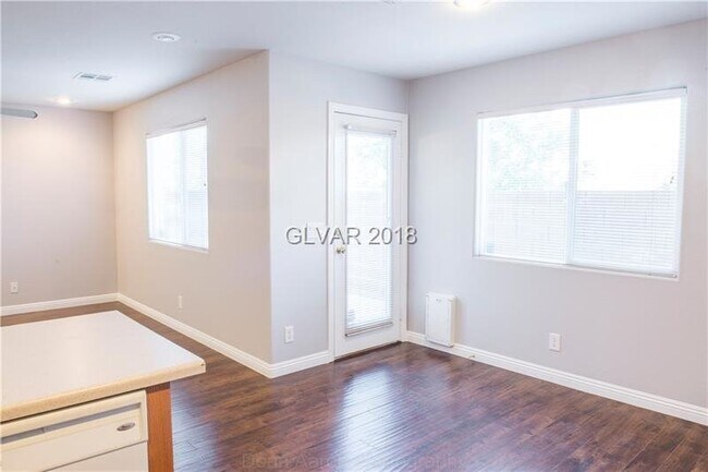 7386 Umberto St in Las Vegas, NV - Building Photo - Building Photo