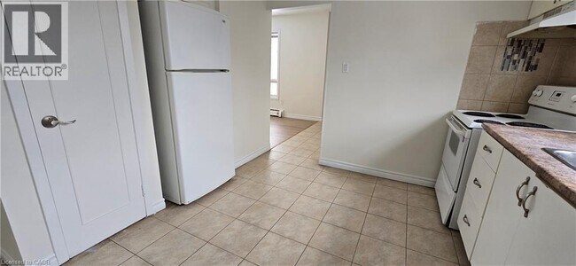 23 Rutherford Dr in Kitchener, ON - Building Photo - Building Photo