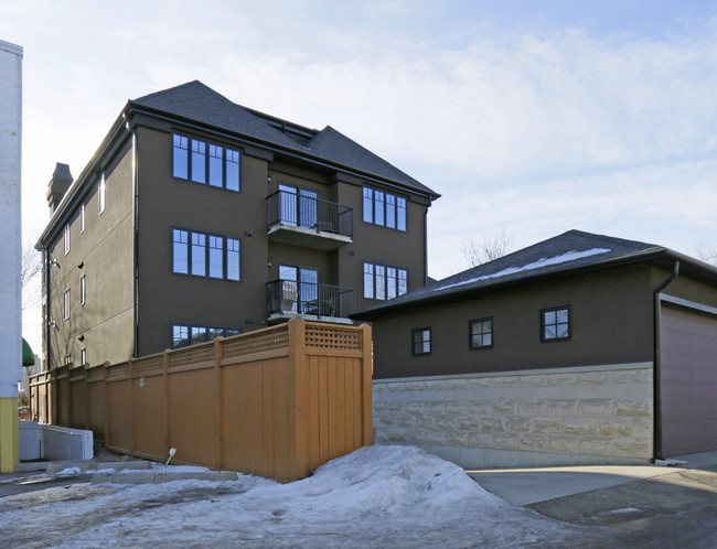 1214 Memorial Dr NW in Calgary, AB - Building Photo - Building Photo