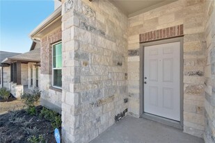 200 Hauser Dr in Leander, TX - Foto de edificio - Building Photo