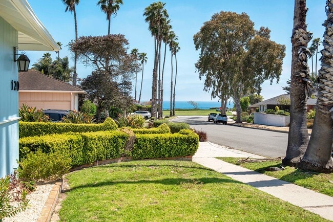 120 San Rafael Ave in Santa Barbara, CA - Building Photo - Building Photo