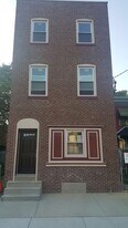 5037 Florence Ave in Philadelphia, PA - Building Photo