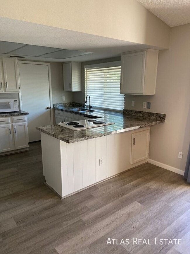 4546 W Continental Dr in Glendale, AZ - Building Photo - Building Photo