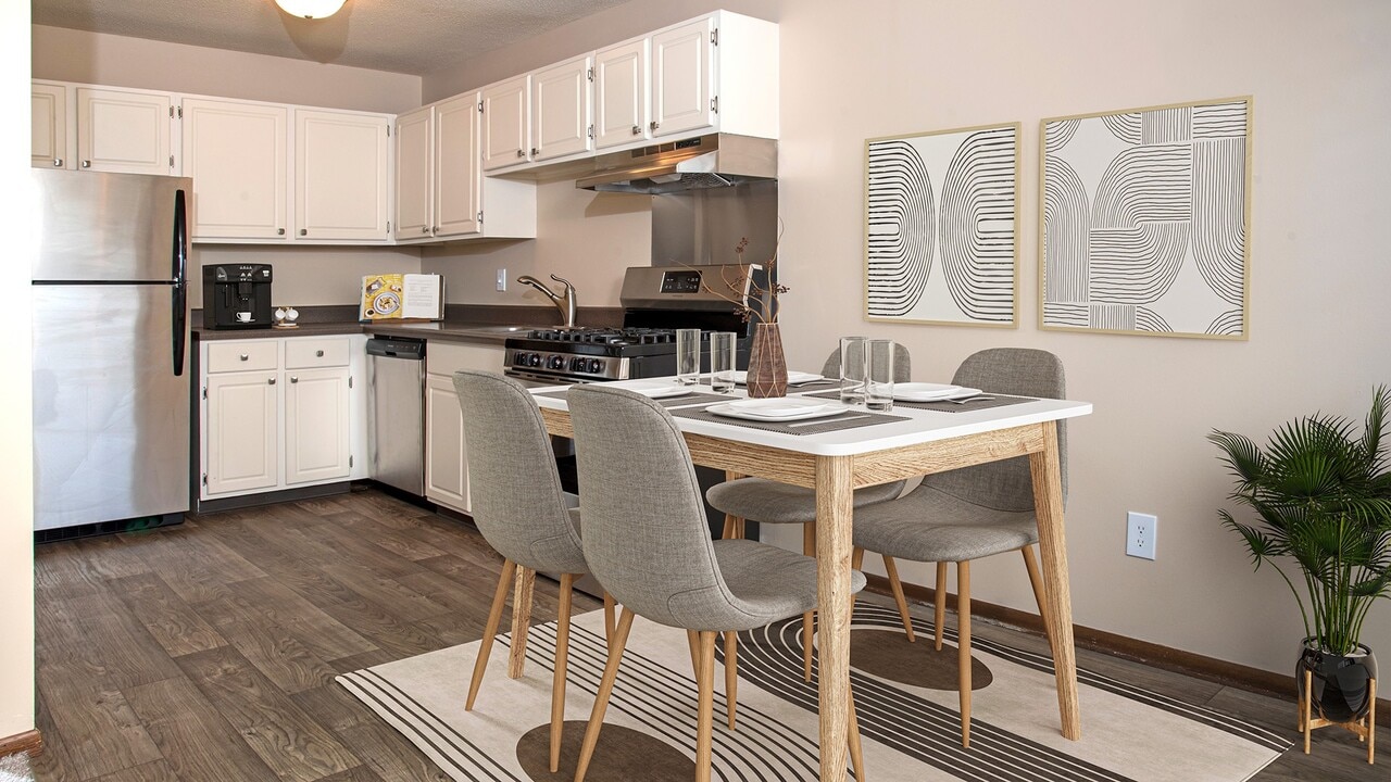 Palisades in Roseville, MN - Building Photo