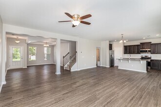 31 W Copenhaver Dr in Clayton, NC - Building Photo - Building Photo
