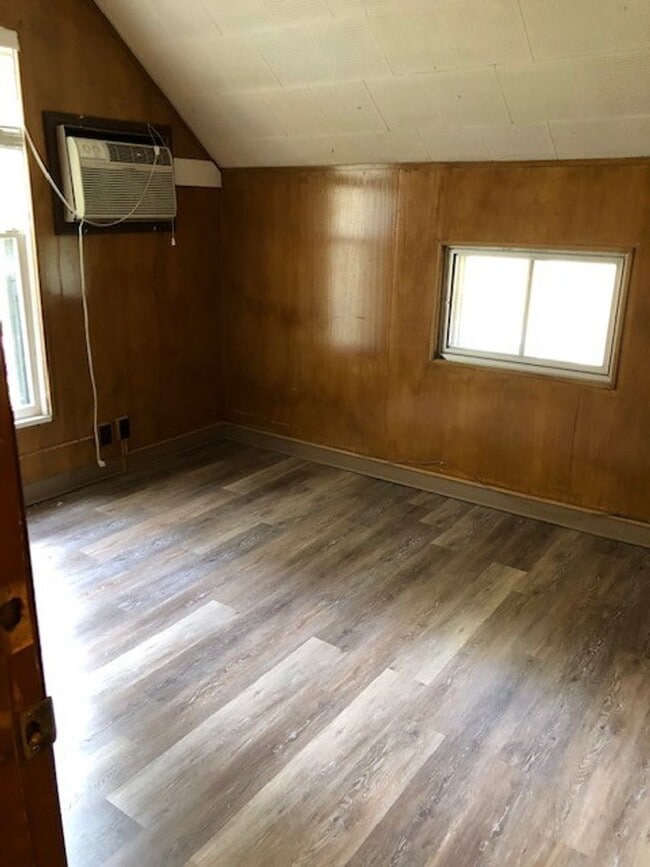 property at 1307 6th St SE