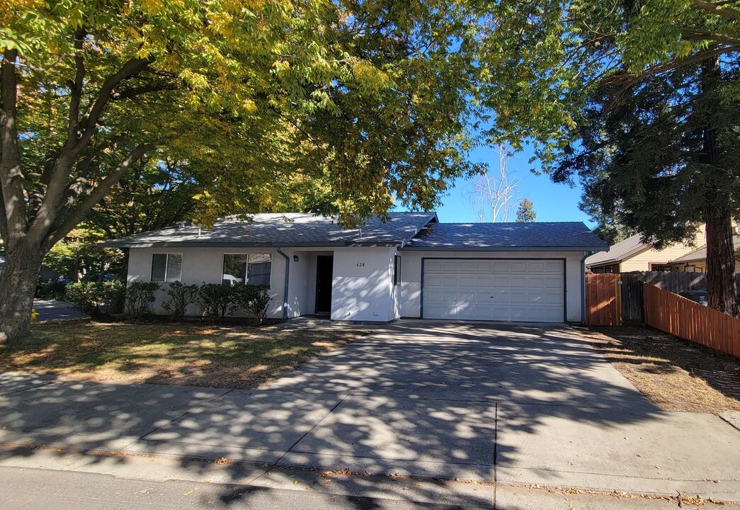 428 Sunnyside Ave-Unit -428 Sunnyside Ave., Modesto, Calif. in Modesto, CA - Building Photo