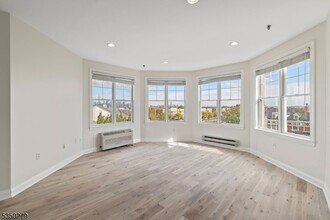 1 Independence Way in Jersey City, NJ - Building Photo - Building Photo