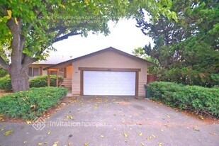 401 Baylor Dr in Vallejo, CA - Building Photo