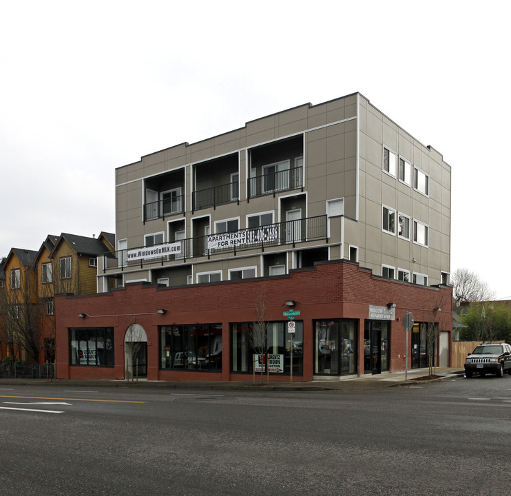 Windows on MLK in Portland, OR - Foto de edificio