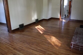 526 E 11th St in Fremont, NE - Building Photo - Building Photo