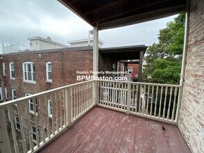 8 Kilsyth Rd in Brookline, MA - Building Photo - Building Photo