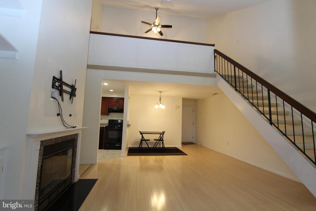 5220 Ravens Crest Dr in Plainsboro, NJ - Building Photo