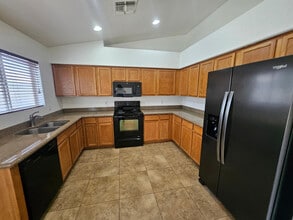 2193 E Brooks St in Gilbert, AZ - Building Photo - Building Photo