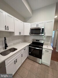 1719 Guilford Ave photo'