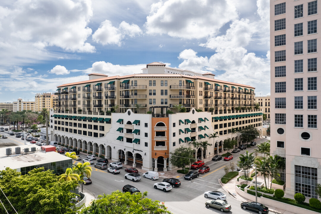 10 Giralda Ave in Coral Gables, FL - Building Photo