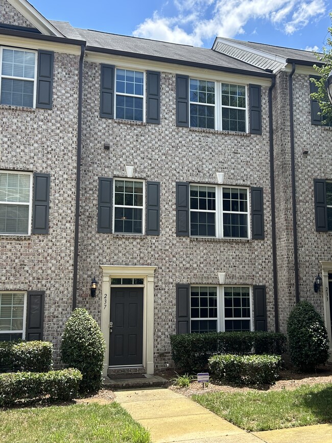 property at 237 N Irwin Ave