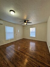 100 Barnard St in Livingston, TX - Foto de edificio - Building Photo