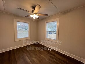 215 Temple Ave in Sanford, NC - Building Photo - Building Photo