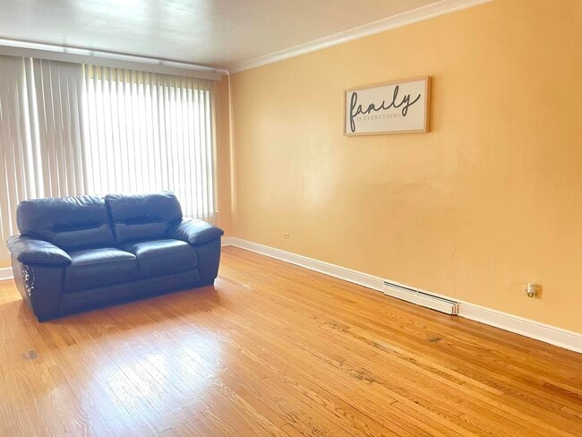 3938 W 84th St in Chicago, IL - Building Photo - Building Photo