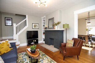 4067 Paxton Ave in Cincinnati, OH - Building Photo