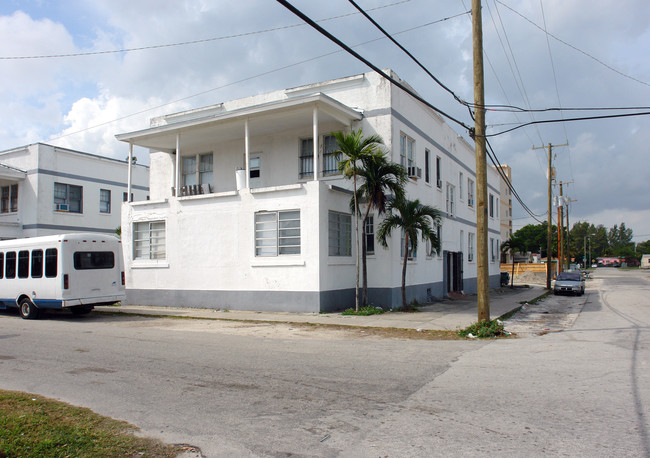 36 NE 65th St in Miami, FL - Building Photo - Building Photo