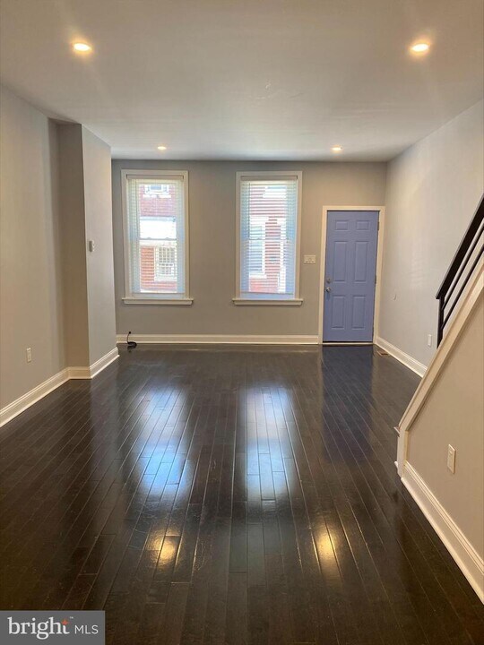 1919 Hoffman St Photo