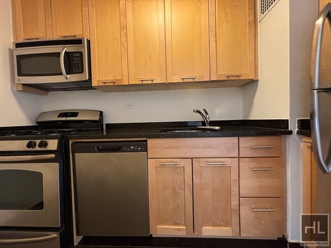 EAST 49 STREET, Unit 8H in New York, NY - Building Photo - Building Photo