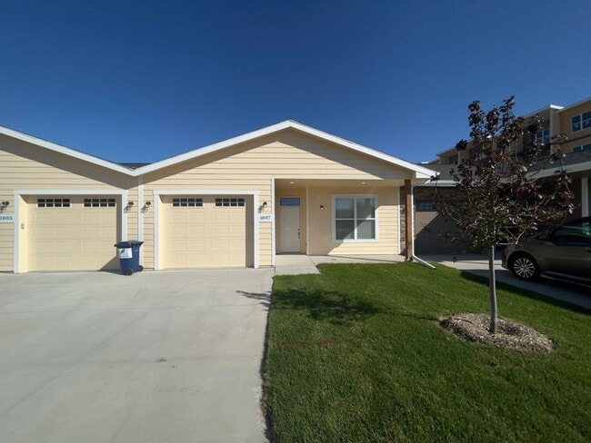 property at 1803 Hillcrest Dr