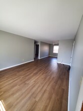 1234 E Elm St, Unit 1242 in Springfield, MO - Foto de edificio - Building Photo