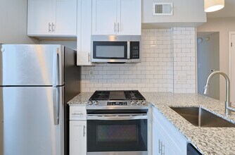 Manor Flats in Austin, TX - Building Photo - Interior Photo