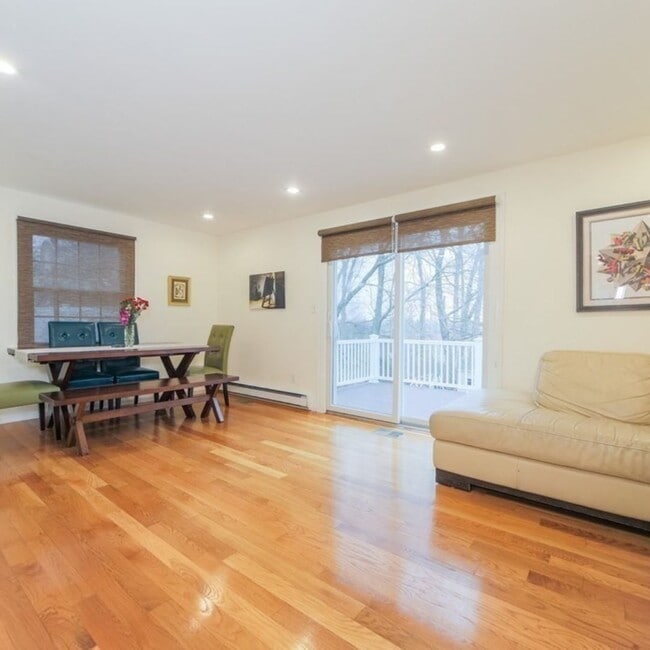 132 Ashcroft St in Dedham, MA - Building Photo - Building Photo