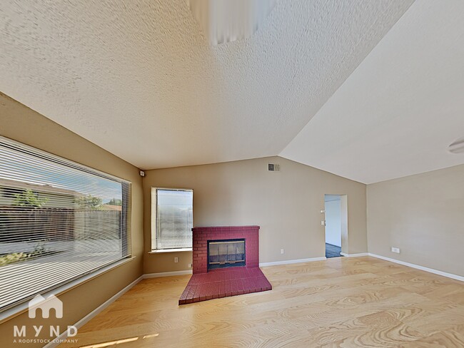 3602 Binghamton Dr in Sacramento, CA - Building Photo - Building Photo