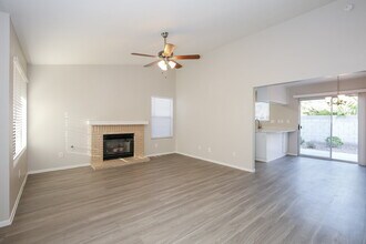 306 Carrington St in Henderson, NV - Foto de edificio - Building Photo