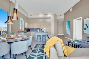 4112 Jimmy Buffett Mem Hwy in Hollywood, FL - Building Photo