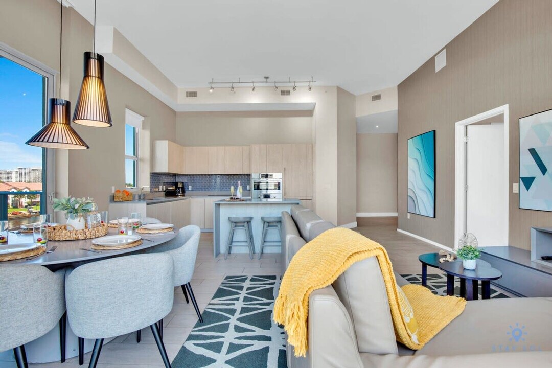 4010 S Ocean Dr in Hollywood, FL - Building Photo