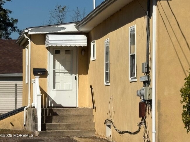 property at 672 Shore Concourse