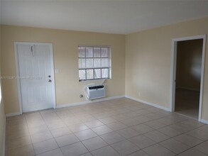 260 NW 40th Ct in Oakland Park, FL - Building Photo - Building Photo