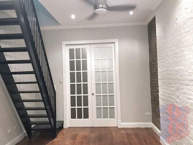 60 Avenue B, Unit 5D in New York, NY - Foto de edificio - Building Photo