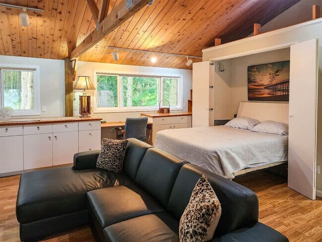 218 Ironwood Dr in Sequim, WA - Foto de edificio - Building Photo