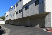 Vista del Cerro in San Diego, CA - Foto de edificio - Building Photo