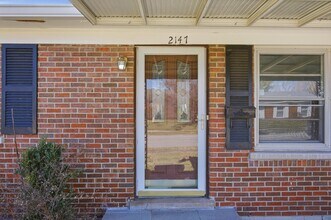 2147 Palms Dr in Lexington, KY - Building Photo - Building Photo