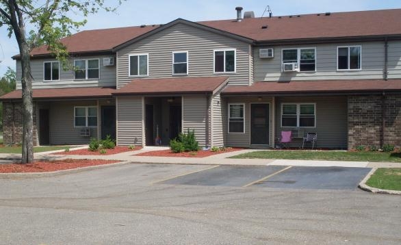 Sunset Terrace in Plover, WI - Foto de edificio